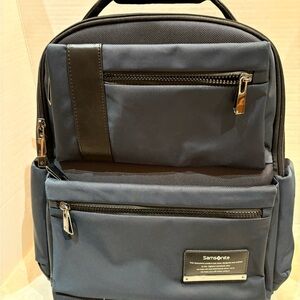 Samsonite Open Road Navy &Black Backpack